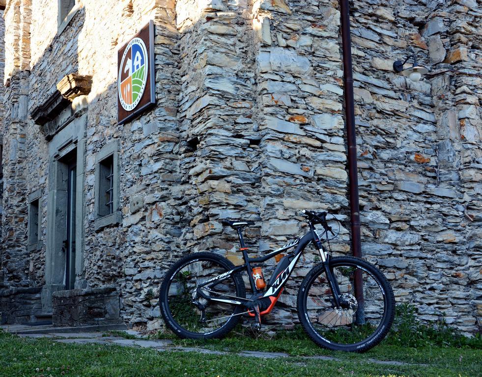 Agriturismo Casa Turchetti Comano  Luaran gambar